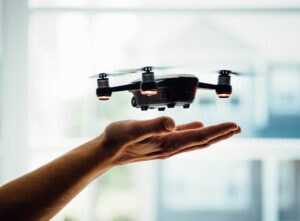 7 Beste drones voor onder de $200 in 2023 - Beoordelingen & Top Picks